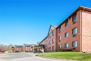 Days Inn & Suites Des Moines Airport
