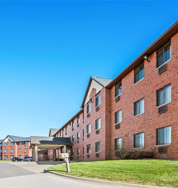Days Inn & Suites Des Moines Airport