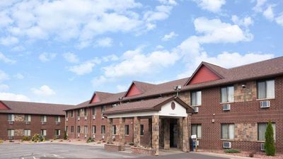 Baymont Inn & Suites Eau Claire