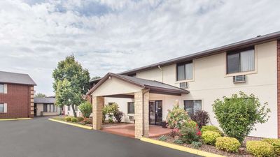 Baymont Inn & Suites Dubuque