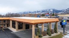 Days Inn & Suites Logan