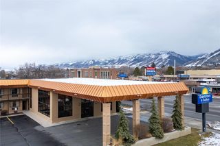 Days Inn & Suites Logan