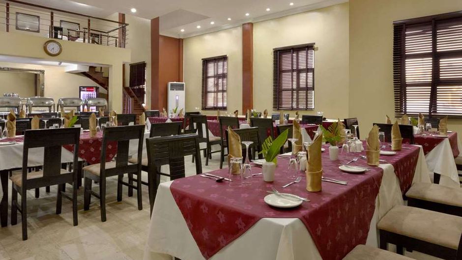 Hawthorn Suites by Wyndham Abuja Restaurant