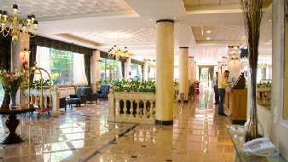 Ramada Buenos Aires Lobby