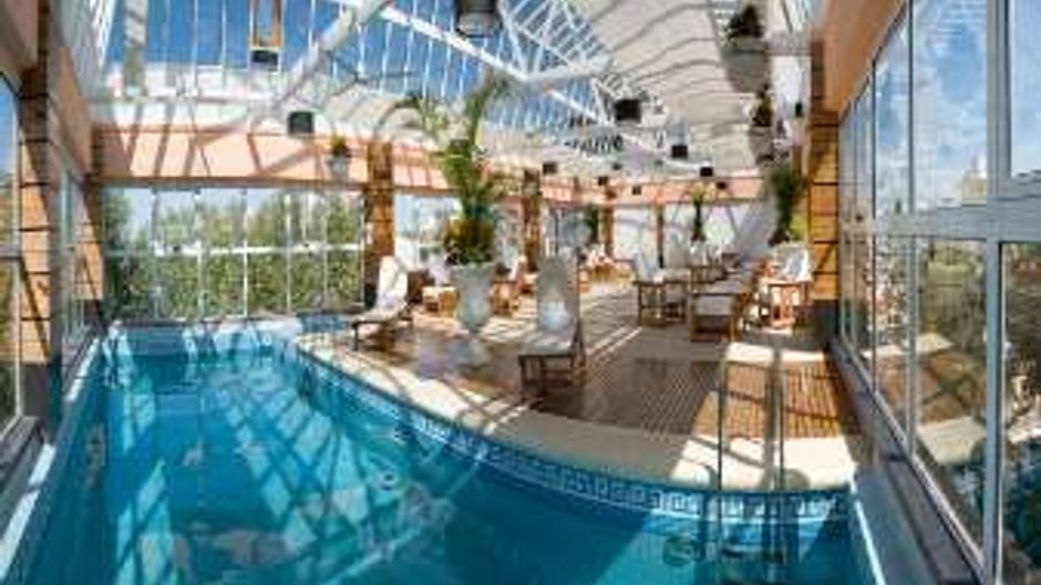 Ramada Buenos Aires Pool