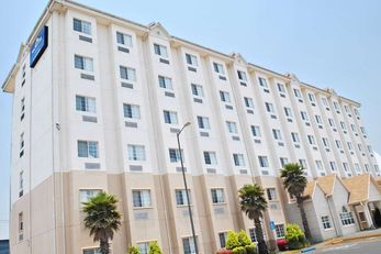 Microtel Inn & Suites by Wyndham Toluca