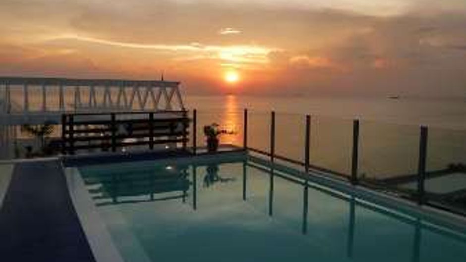 Microtel Inn & Suites at Mall of Asia Pool