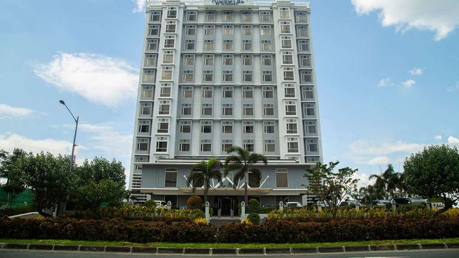 Microtel Inn & Suites at Mall of Asia Exterior