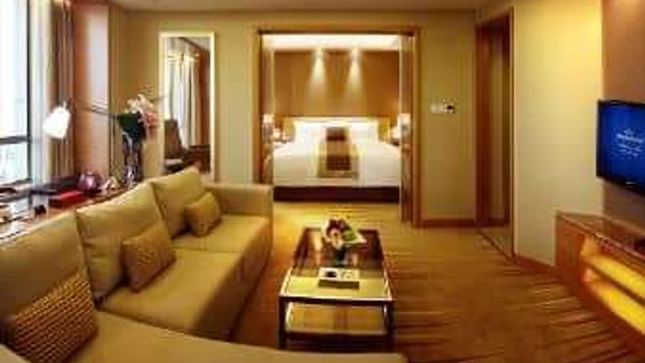 Howard Johnson Sunshine Plaza Suite