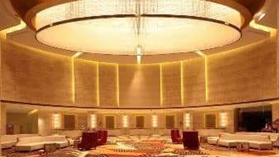 Howard Johnson Sunshine Plaza Lobby