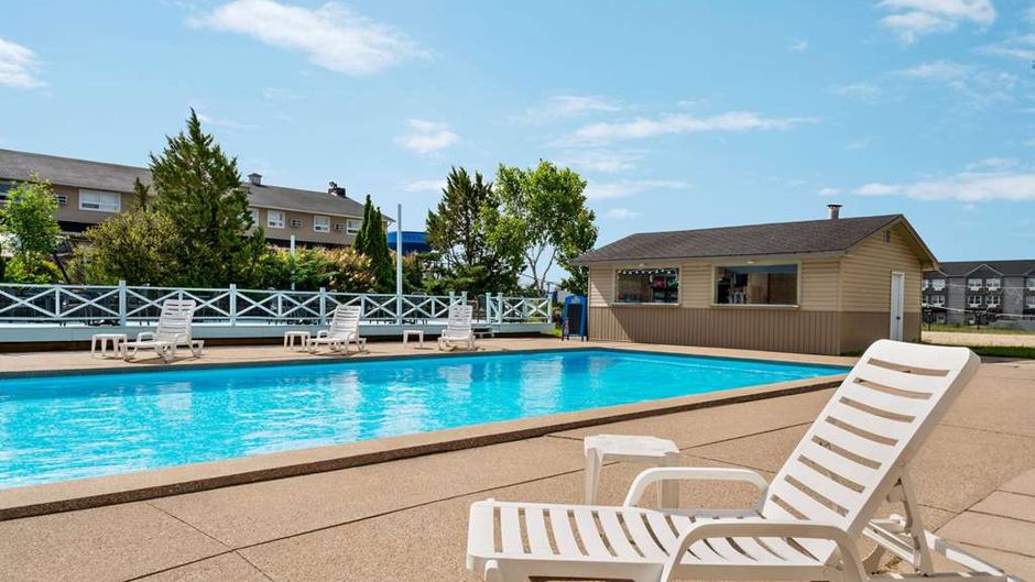 Days Inn Fredericton Pool