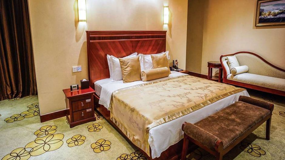 Ramada Plaza Chongqing West Hotel Room