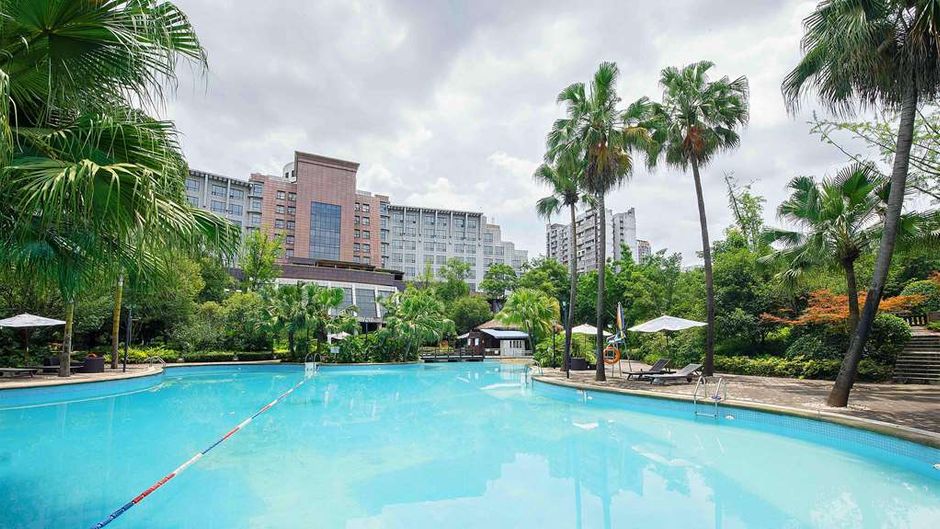 Ramada Plaza Chongqing West Hotel Pool