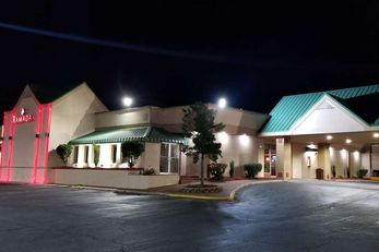 Ramada Hotel & Suites Warner Robins