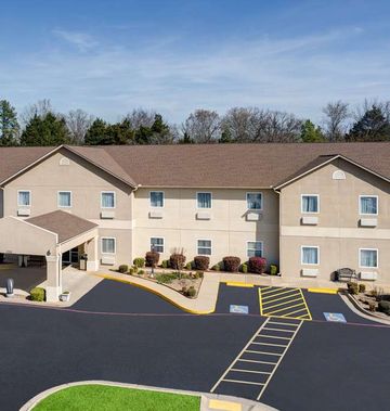 Days Inn & Suites, Cabot