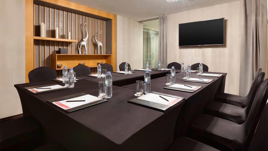 Ramada Downtown Dubai Meeting