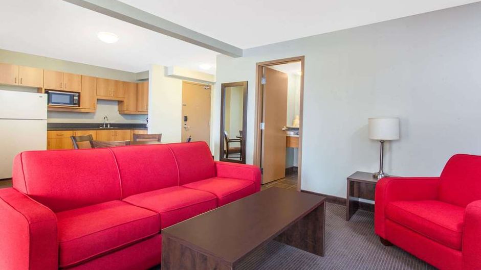 Super 8 Red Lake, ON Suite