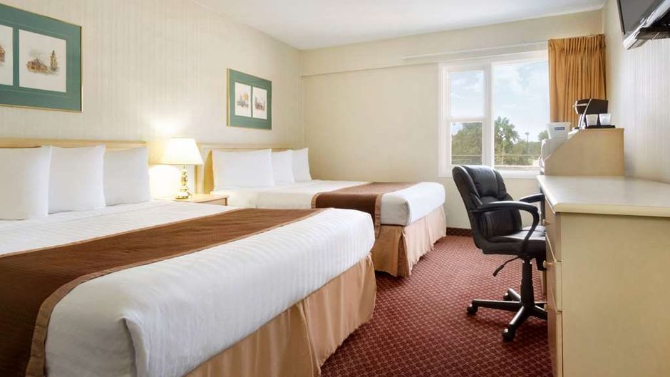 Travelodge Lethbridge Room