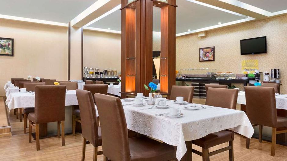 Days Hotel Baku Restaurant
