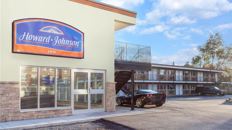 Howard Johnson Inn Kingston Exterior