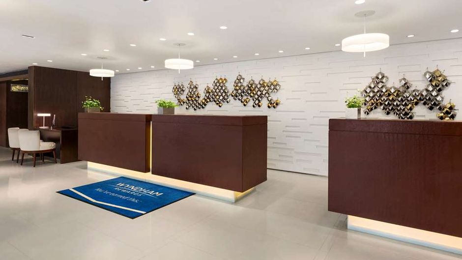 Ramada Colombo Lobby