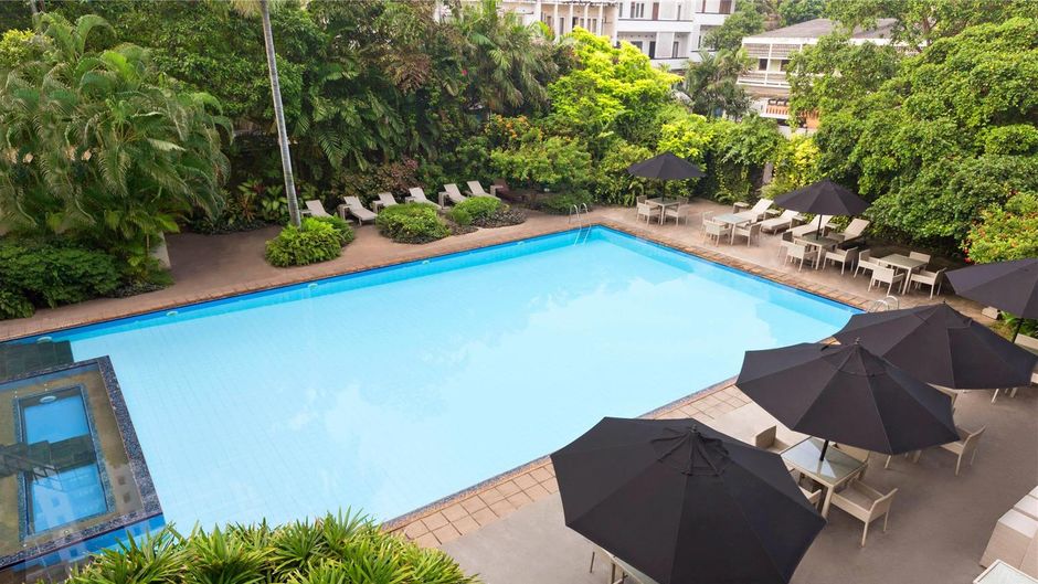 Ramada Colombo Pool