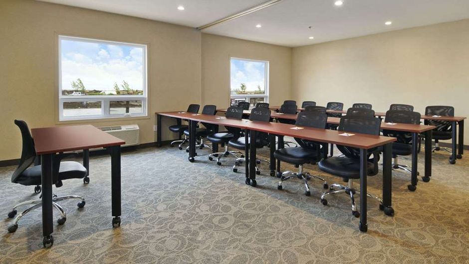 Days Inn Regina Airport West Meeting