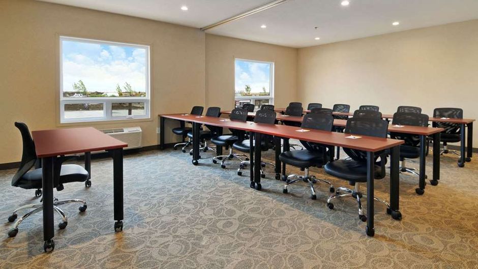 Days Inn Regina Airport West Meeting