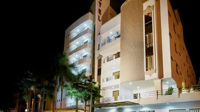 Howard Johnson Hotel Versalles