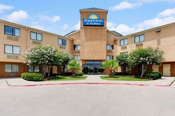 Days Inn & Suites DeSoto