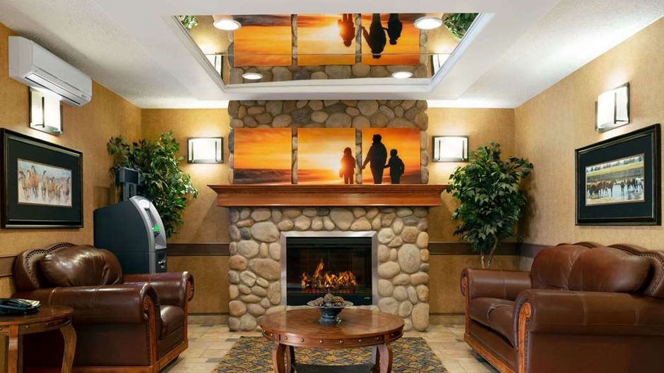 Days Inn and Suites Strathmore Lobby