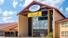 Super 8 Sherwood Park/Edmonton Area