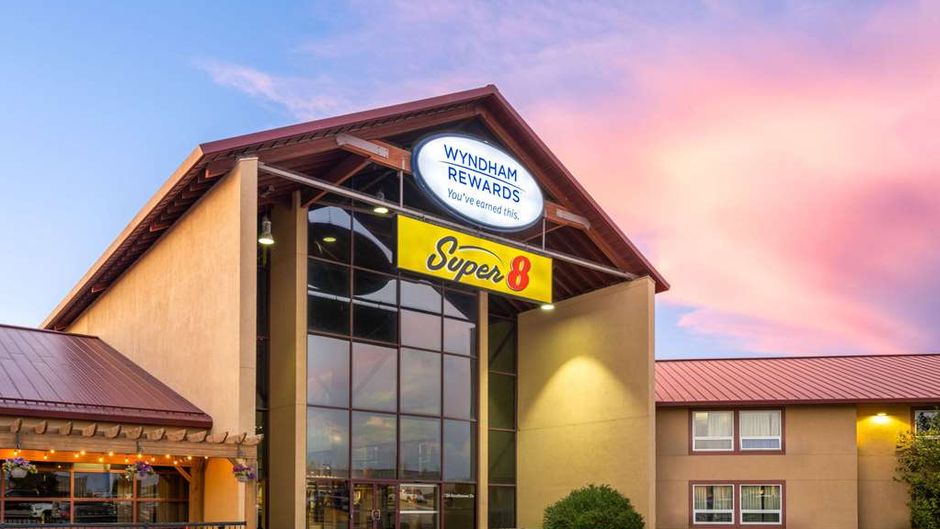 Super 8 Sherwood Park/Edmonton Area Exterior