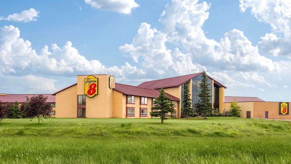 Super 8 Sherwood Park/Edmonton Area Exterior