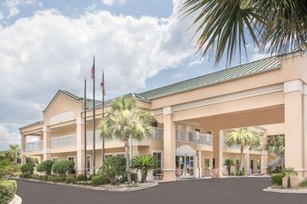 Baymont Inn & Suites Crestview