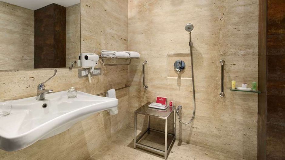 Ramada Navi Mumbai Room
