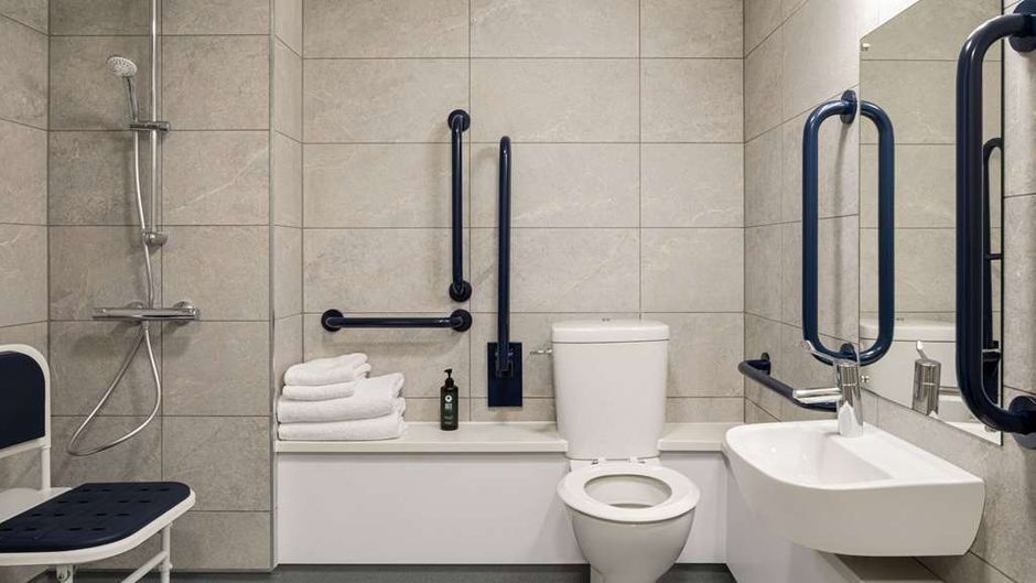 Days Inn Chesterfield Tibshelf Room