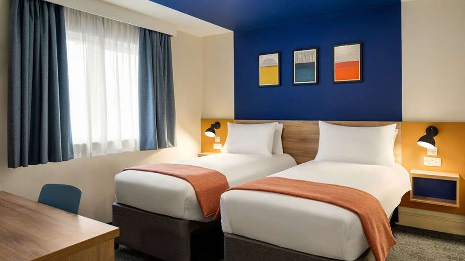 Days Inn Chesterfield Tibshelf Room