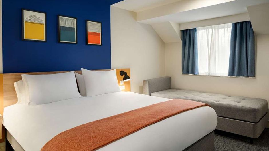 Days Inn Chesterfield Tibshelf Room