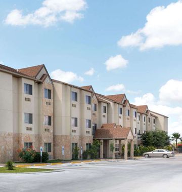 Microtel Inn & Suites Eagle Pass