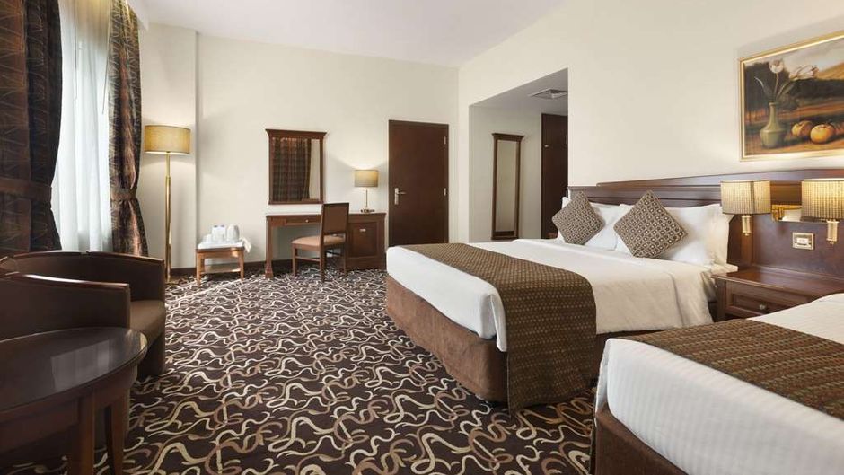 Royal Ascot Hotel Apartments Room