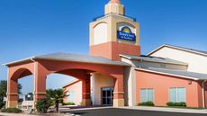 Days Inn & Suites Marquez