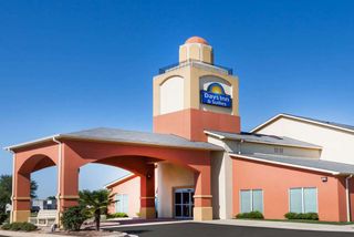 Days Inn & Suites Marquez