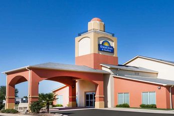 Days Inn & Suites Marquez