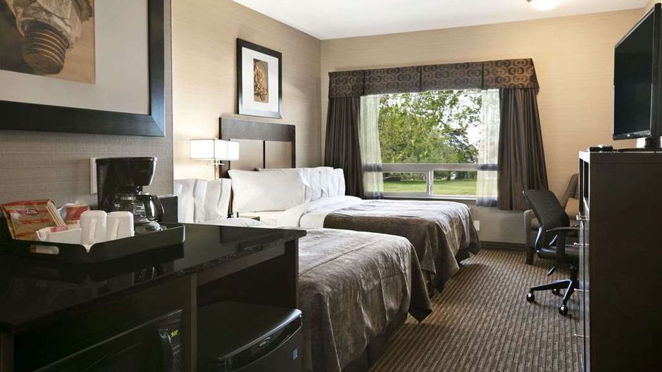 Ramada Conklin Room