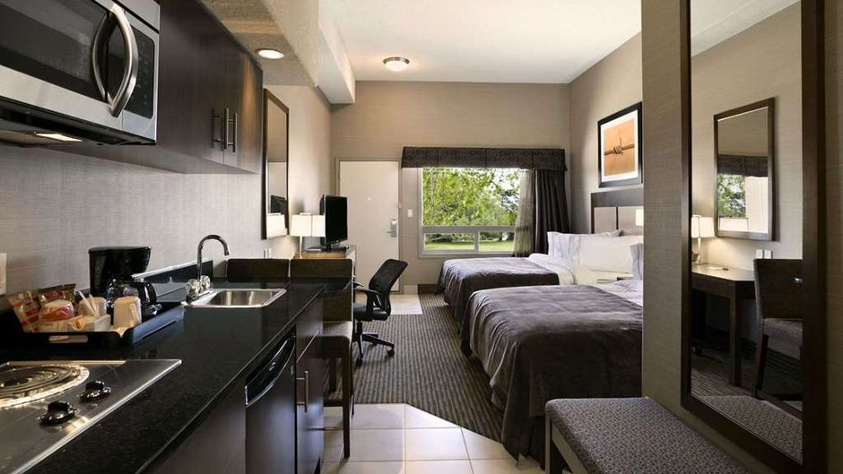 Ramada Conklin Room