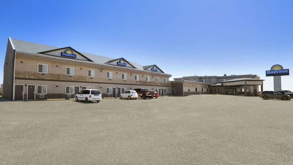 Days Inn High Level Exterior