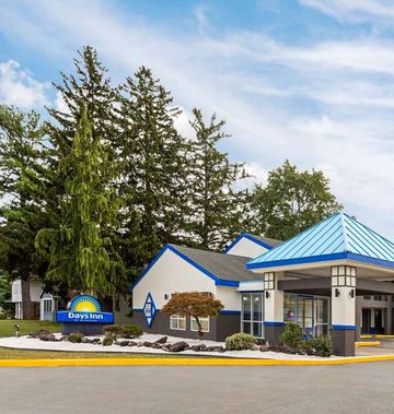 Days Inn & Suites Albany