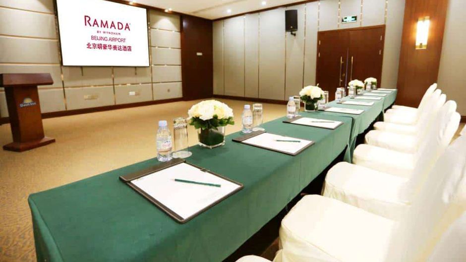 Ramada by Wyndham Beijing Airport Meeting