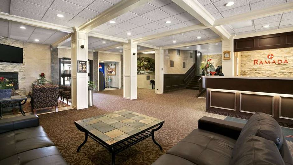 Ramada Lethbridge Lobby